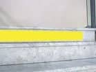 Code 174104 - Bande adhésive de signalisation