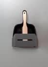 Code 249768 - Porte-pelle et balayette