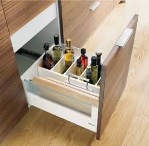 Embout séparateur transversal pour paroi intermédiaire