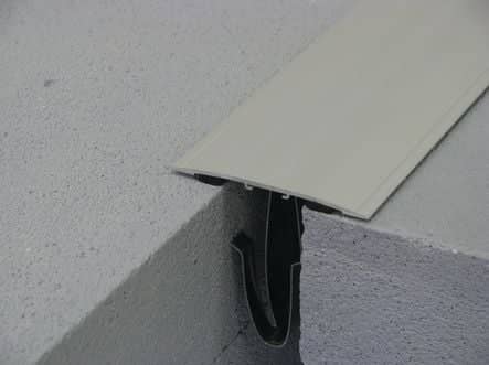 Code 121038 - Couvre joint de sol