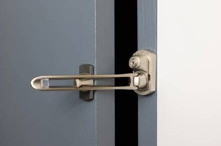 Code 121255 - Entrebaîlleur de porte VIGILOK