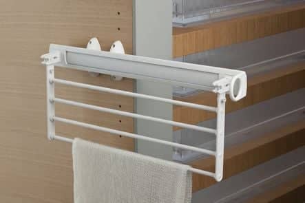 Code 250739 - Porte-vêtements pliable escamotable