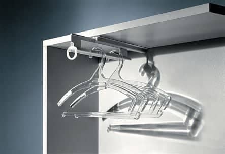 Code 250914 - Porte-cintres coulissant