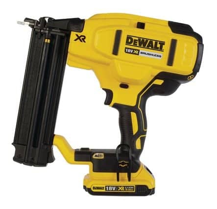 Code 353021 - Cloueur de finition 18 V XR DCN680D2-QW